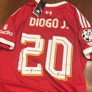 Liverpool FC Home - Diogo Jota #20 Size Large slim fit soccer jersey